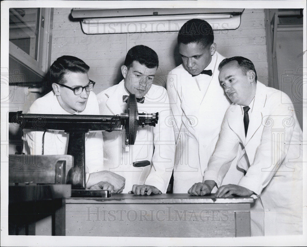 Press Photo Medical Student of University Of Chicago. - Historic Images