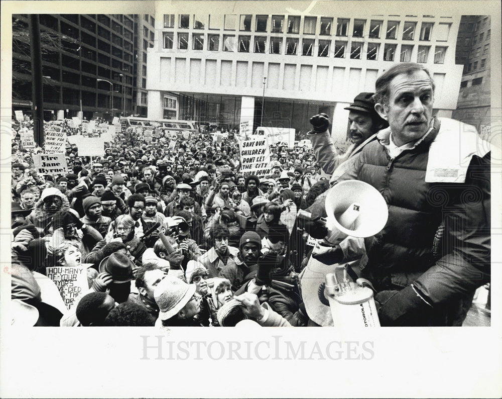 1980 Press Photo William Reddy and Jesse Jackson address Rally of Firefighters. - Historic Images