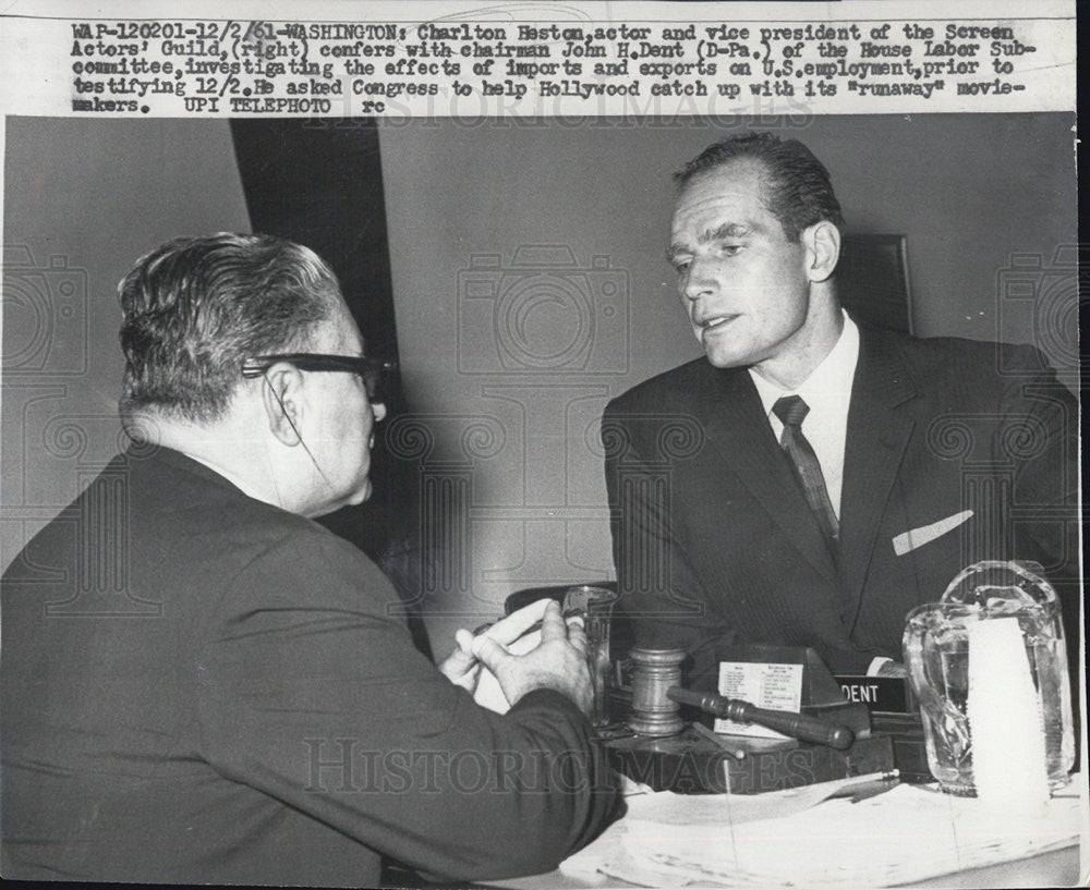 1961 Press Photo Charlton Heston with John H. Dent - Historic Images