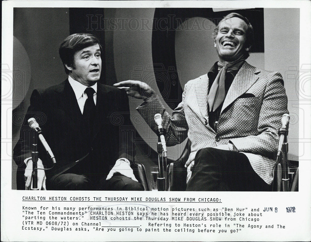 1972 Press Photo Charlton Heston Co-hosts Mike Douglas Show - Historic Images