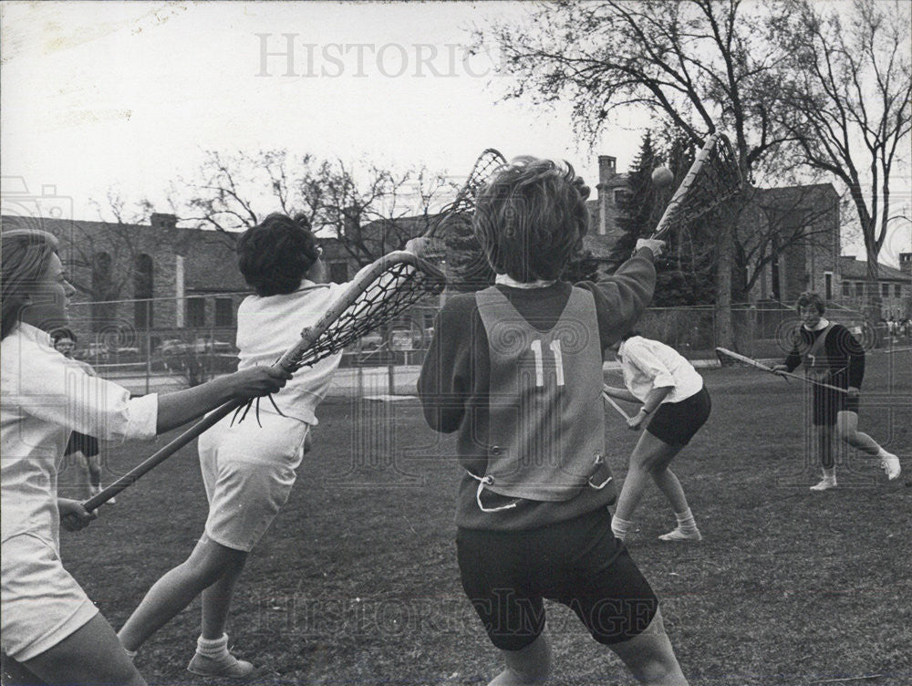 Press Photo Lacrosse Players at the Universit - Historic Images