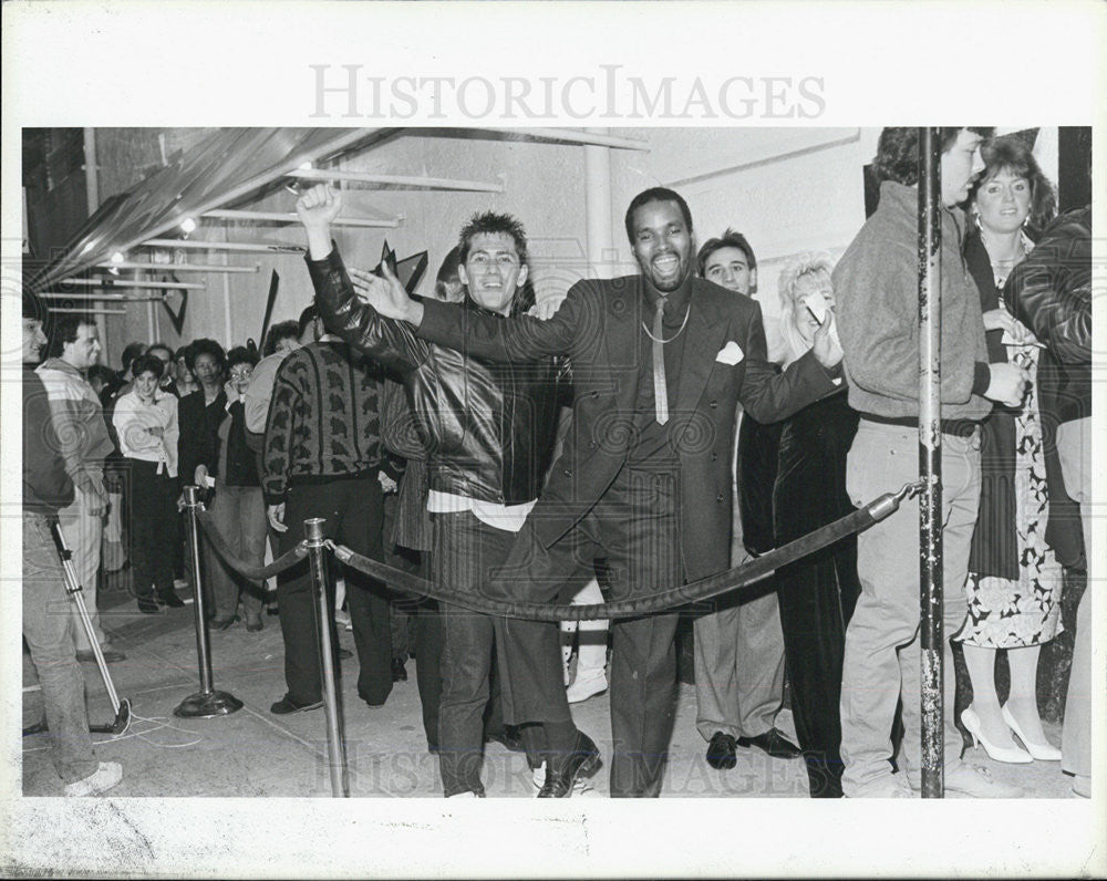 1986 Press Photo Fans dance in line for a Prince Concert - Historic Images