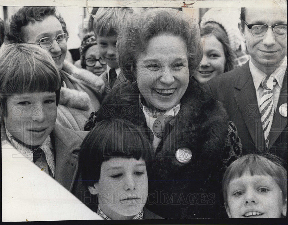 1977 Press Photo Mrs.Thomas E. Keane with Grandchildren. - Historic Images