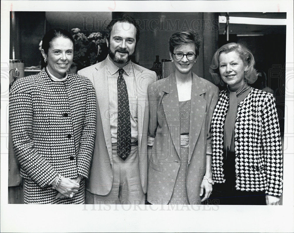 1991 Press Photo Connie Coolidge, Gary Witkin, Dana and Barbara Samuels. - Historic Images