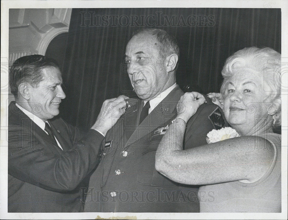 1967 Press Photo Gen Raymond A. Wilkinson sworn in as Commanding General - Historic Images