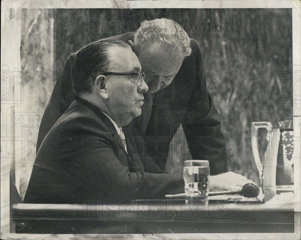 1967 Press Photo Mayor Richard Daley and Ald.Thomas Keane, council meeting. - Historic Images