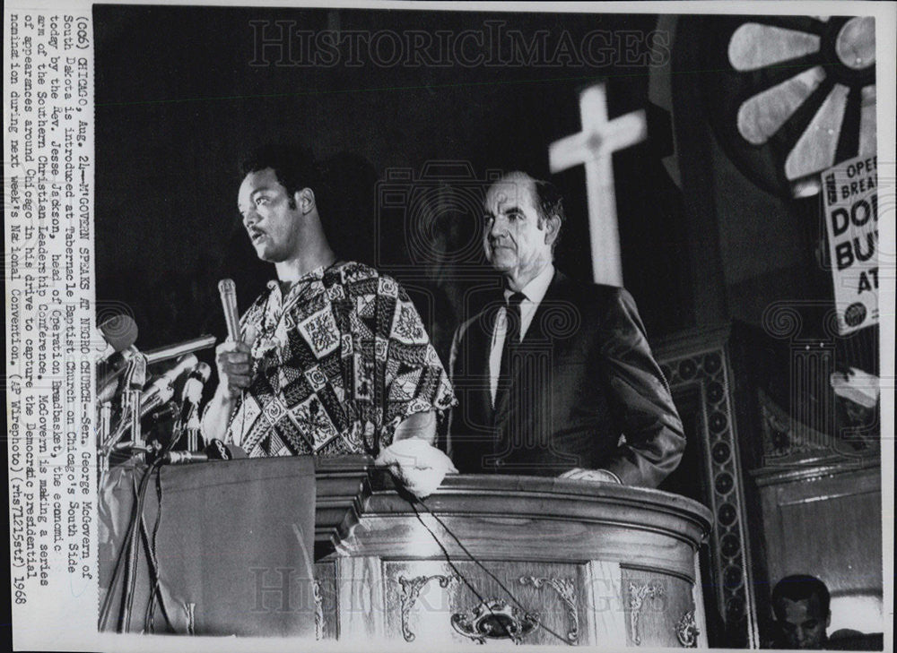 1968 Press Photo Senator George McGovern at Tabernacle Baptist Church Chicago - Historic Images