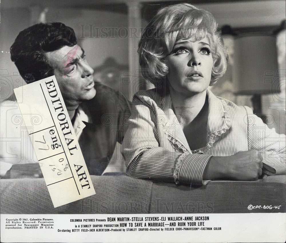 1968 Press Photo Dean Martin &amp; Stella Stevens in &quot;How to Save a Marriage&quot; - Historic Images