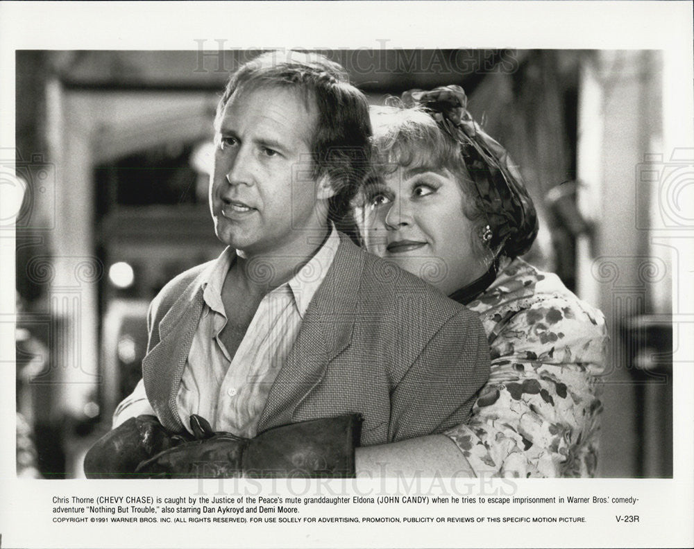 1991 Press Photo Chevy Chase and John Candy in &quot;Nothing but Trouble&quot; - Historic Images