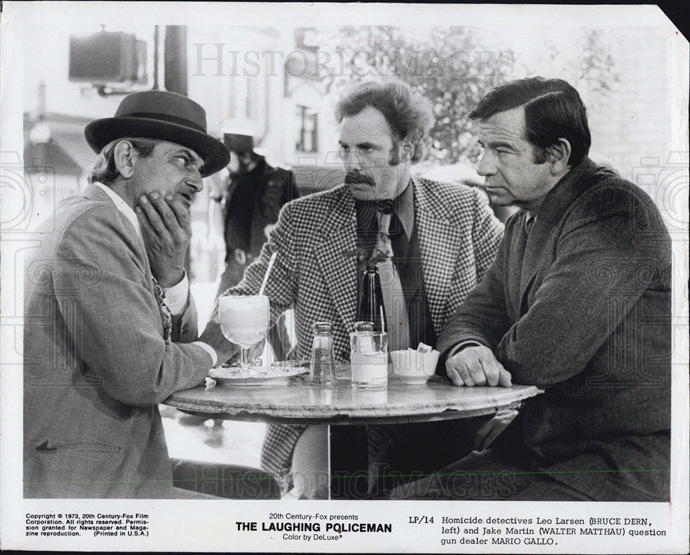 1973 Press Photo Bruce Dern and Walter Matthau in &quot;The Laughing Policeman&quot; - Historic Images