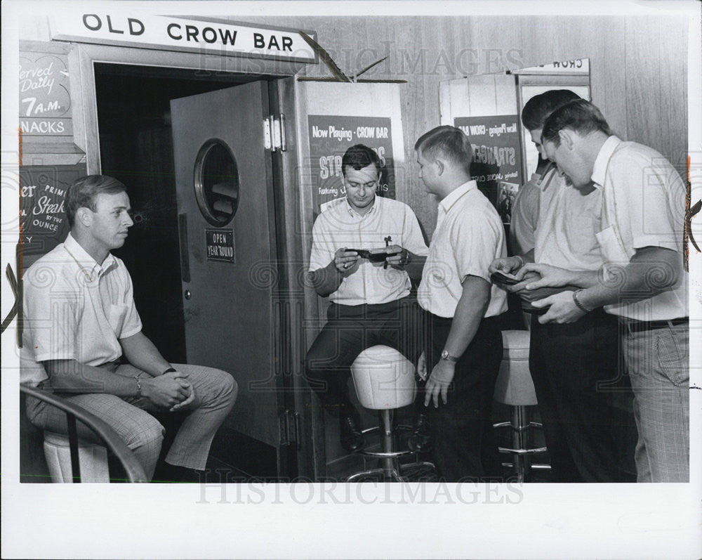 1967 Press Photo Old Crow Bar Michigan - Historic Images