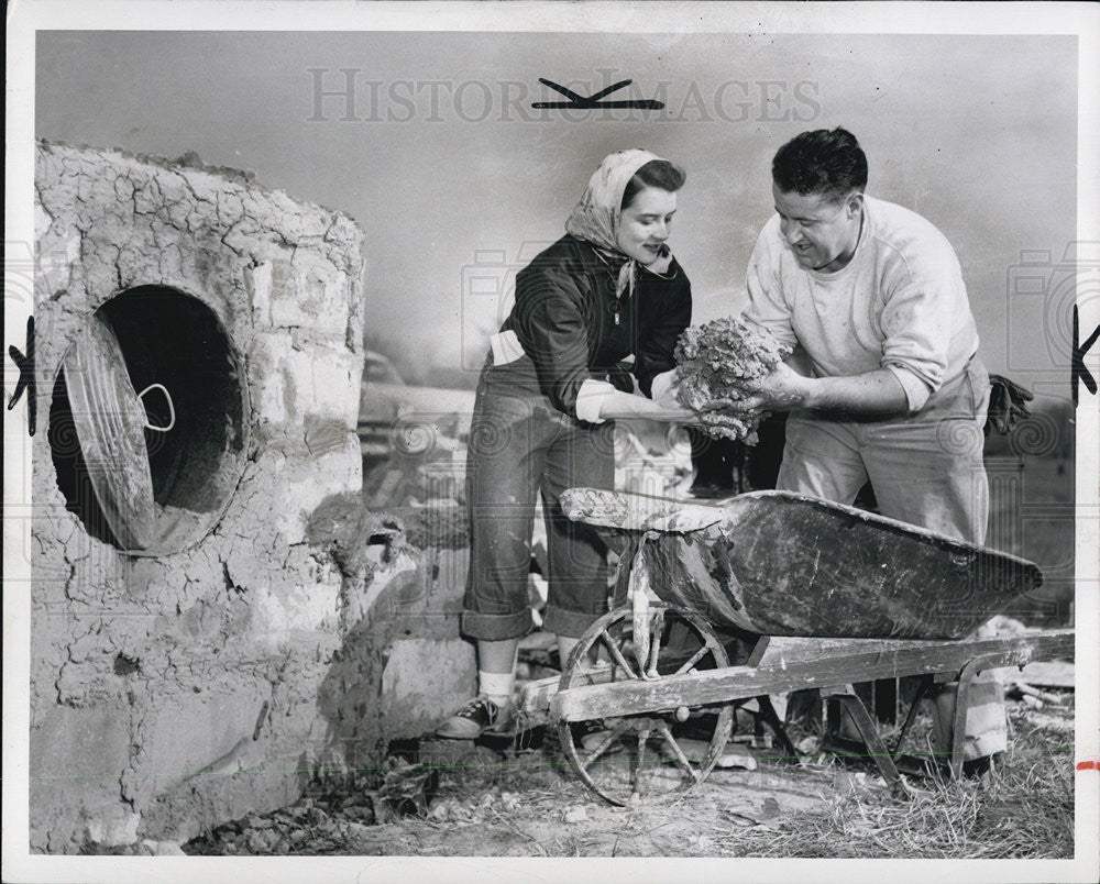 1954 Press Photo Mrs. Dorothy Kendall and Andy Mark - Historic Images