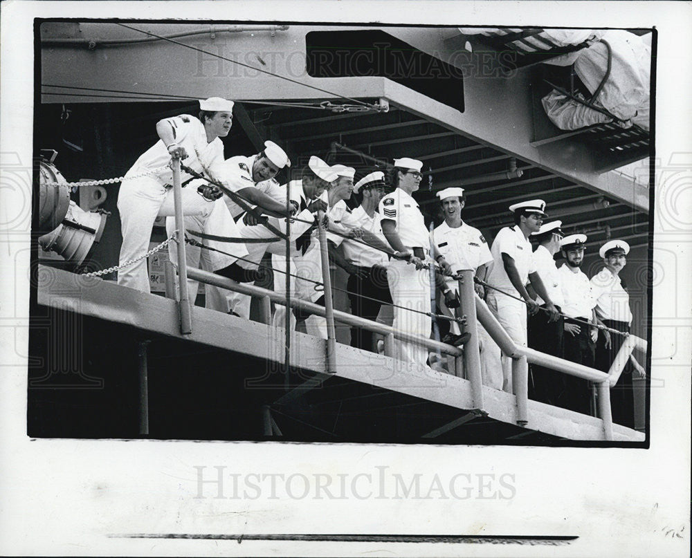 1978 Press Photo Naval Destroyers Land in Detroit River Front - Historic Images