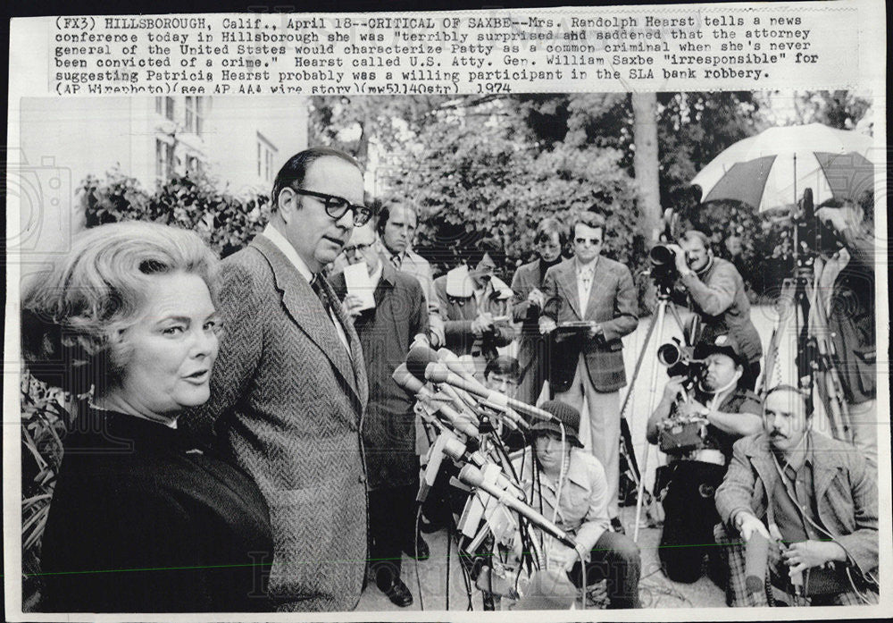 1974 Press Photo Mrs. Randolph Hearst News Conference in Hillsborough California - Historic Images