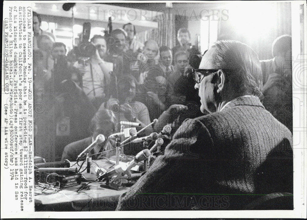 1974 Press Photo Randolph A. Hearst Announces Food Distribution Plan California - Historic Images