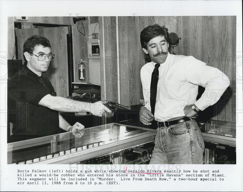 1989 Press Photo Boris Falkov and Geraldo Rivera in &quot;Little Havana&quot; - Historic Images