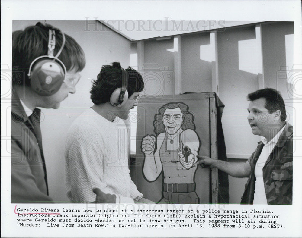 1988 Press Photo Geraldo Rivera Learns to Shoot At Police Range In Florida - Historic Images