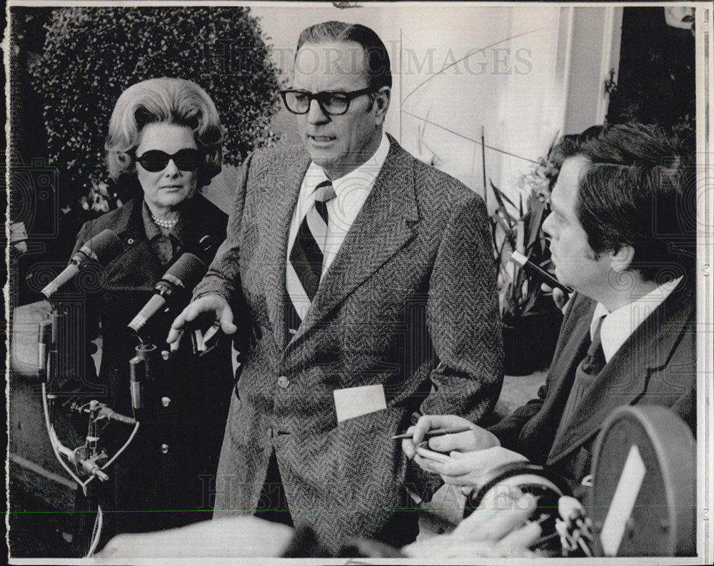 1974 Press Photo Randolph A. Hearst &amp; Wife Make Announcement - Historic Images