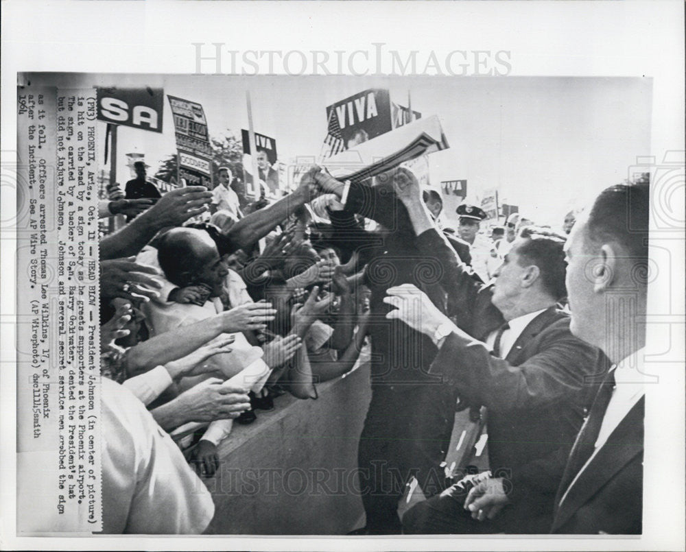 1964 Press Photo President Johnson in front of supporters - Historic Images