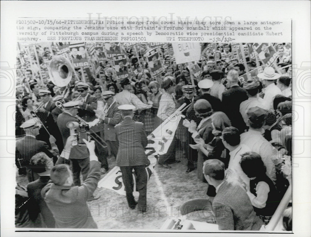 1964 Press Photo Protest of presidential candidate speech - Historic Images