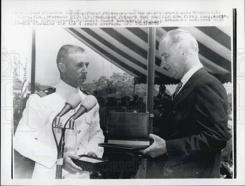 1964 Press Photo Cadet R.L. Armacose and President Johnson - Historic Images