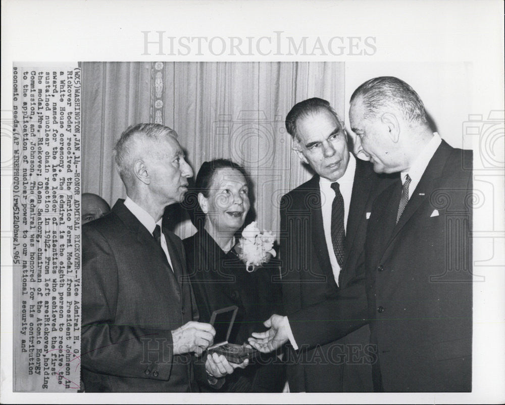 1965 Press Photo Vice Admiral H. G. Rickover is Honored in Washington - Historic Images