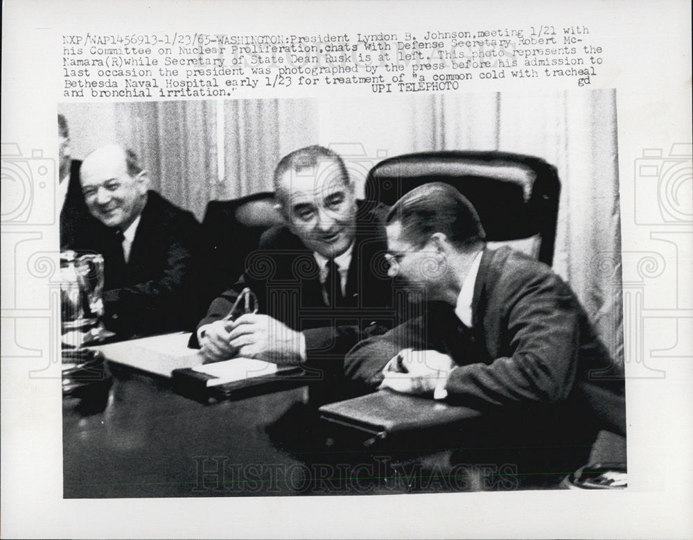 1965 Press Photo President Lyndon Johnson, Secretary of Defense Robert McNamara - Historic Images