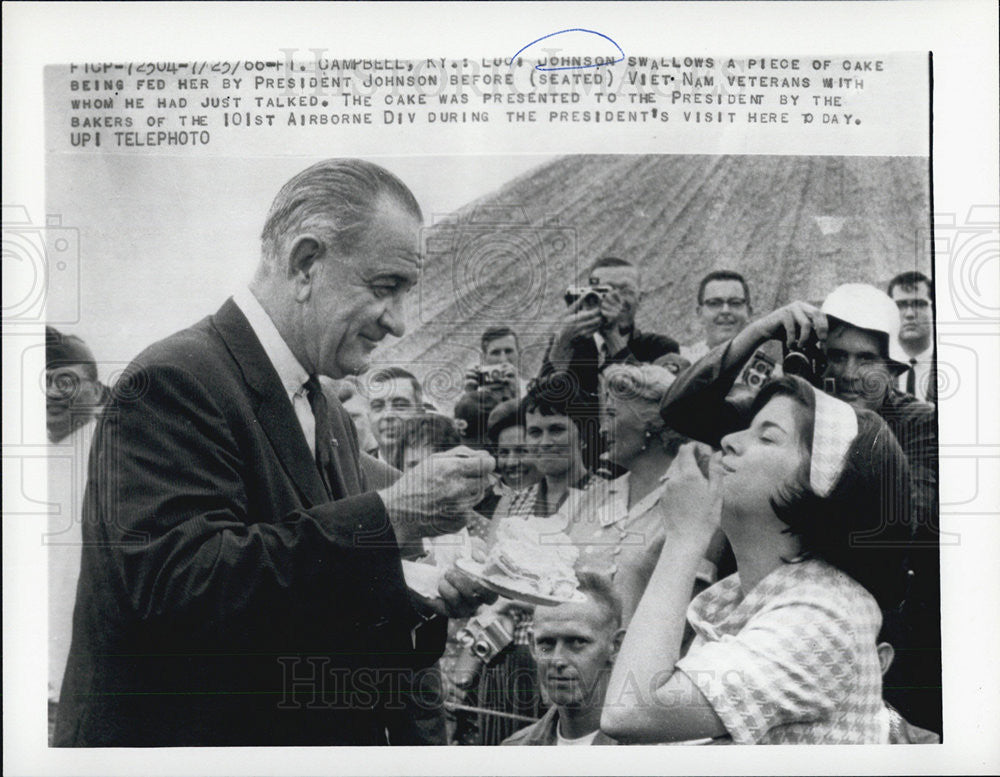 1966 Press Photo Luci Johnson and President Lyndon B johnson - Historic Images