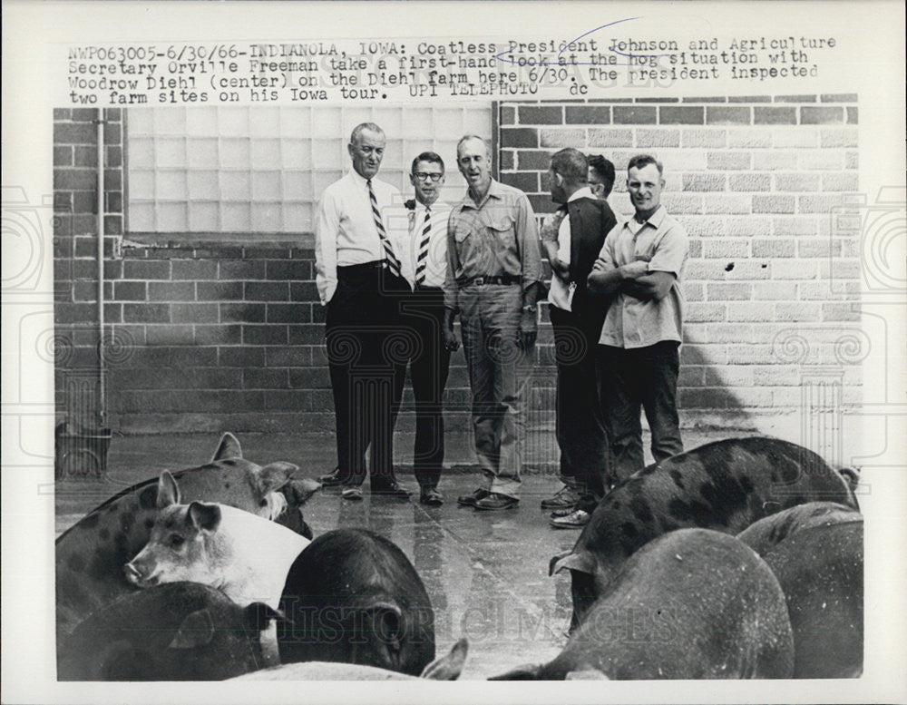 1966 Press Photo Pres Johnson w/ Agriculture Sec Orville Freeman &amp; farmer Woodrow Diehl - Historic Images