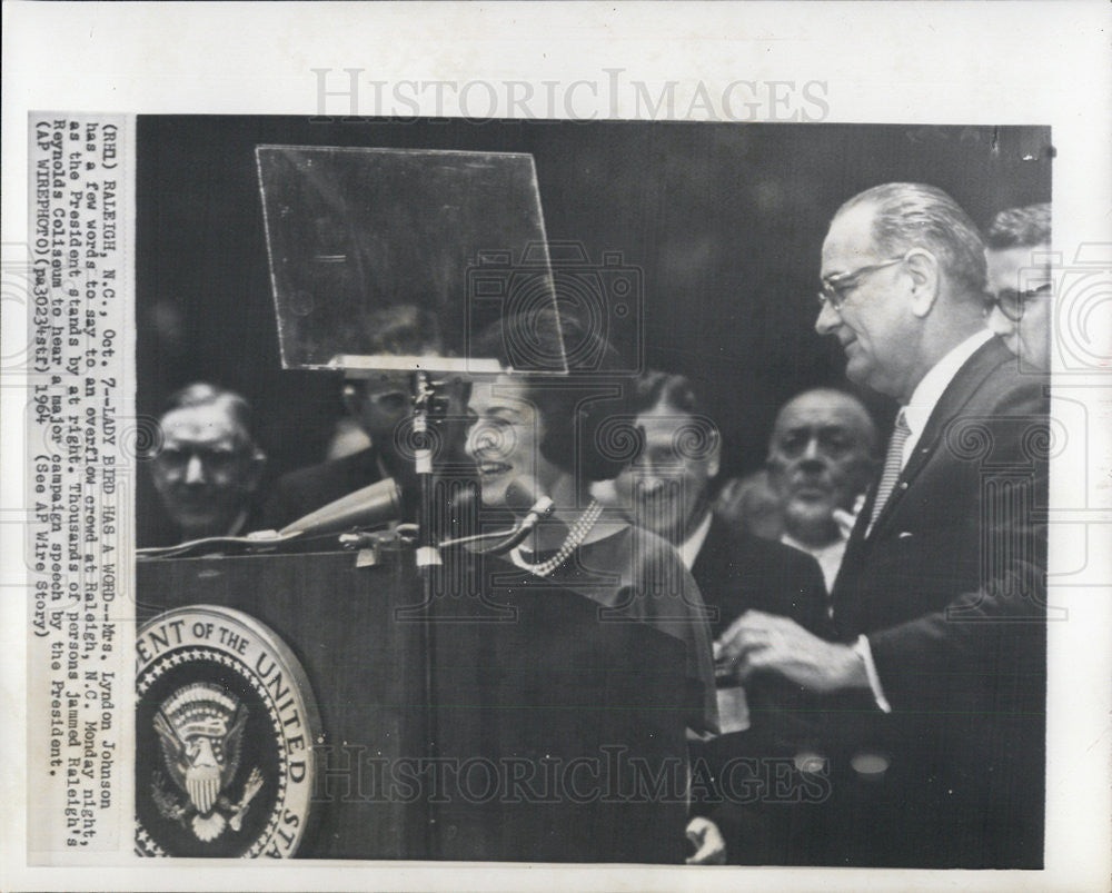 1964 Press Photo Mrs Johnson speaking at the Reynolds Coliseum political rally - Historic Images