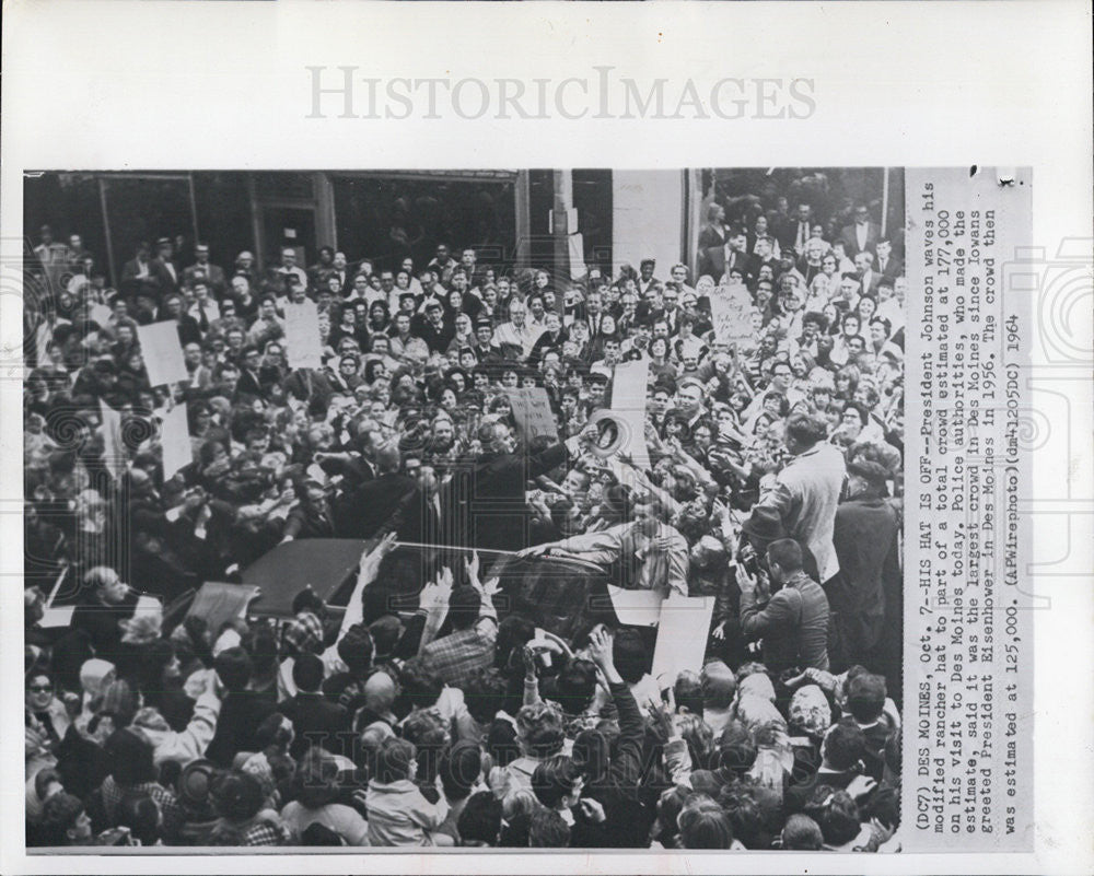 1964 Press Photo Pres Johnson welcomed by Des Moines residents - Historic Images