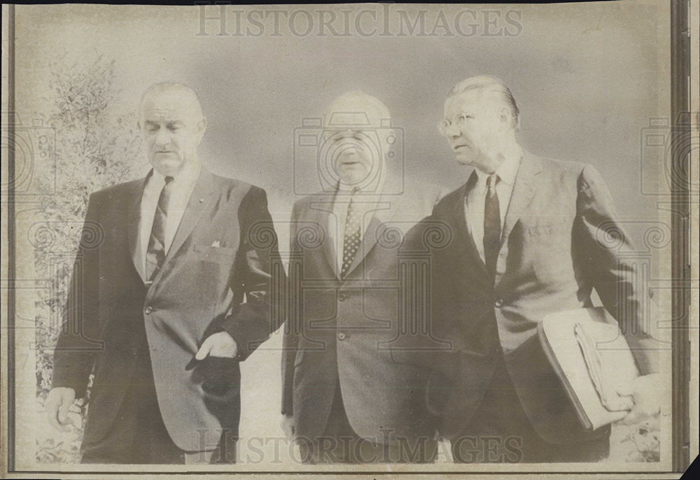 1967 Press Photo  Pres Johnson w/  Sec of State Dean Rusk &amp; Defense Sec Robert McNamara - Historic Images