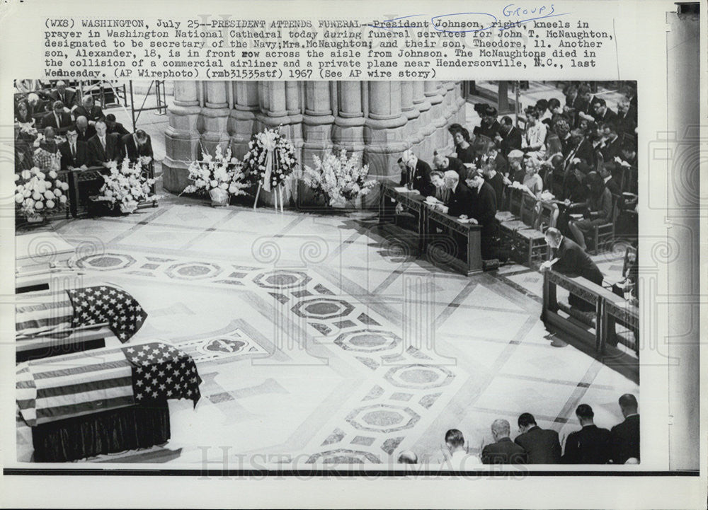 1967 Press Photo Pres Johnson at the Washington National Cathedral for funeral - Historic Images