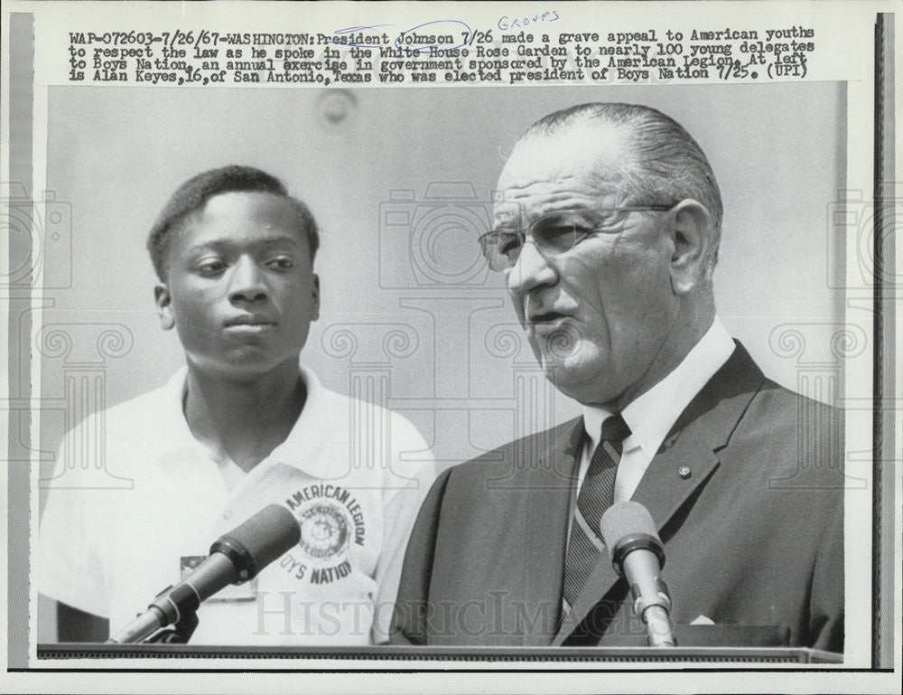 1967 Press Photo Pres Johnson speaking at the Rose Garden to delegates of Boys Nation - Historic Images