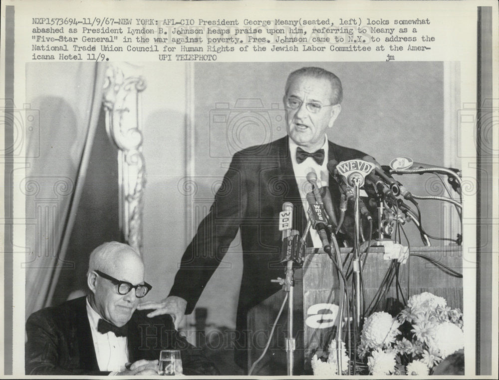 1967 Press Photo President George Meany and President Lyndon B. Johnson - Historic Images