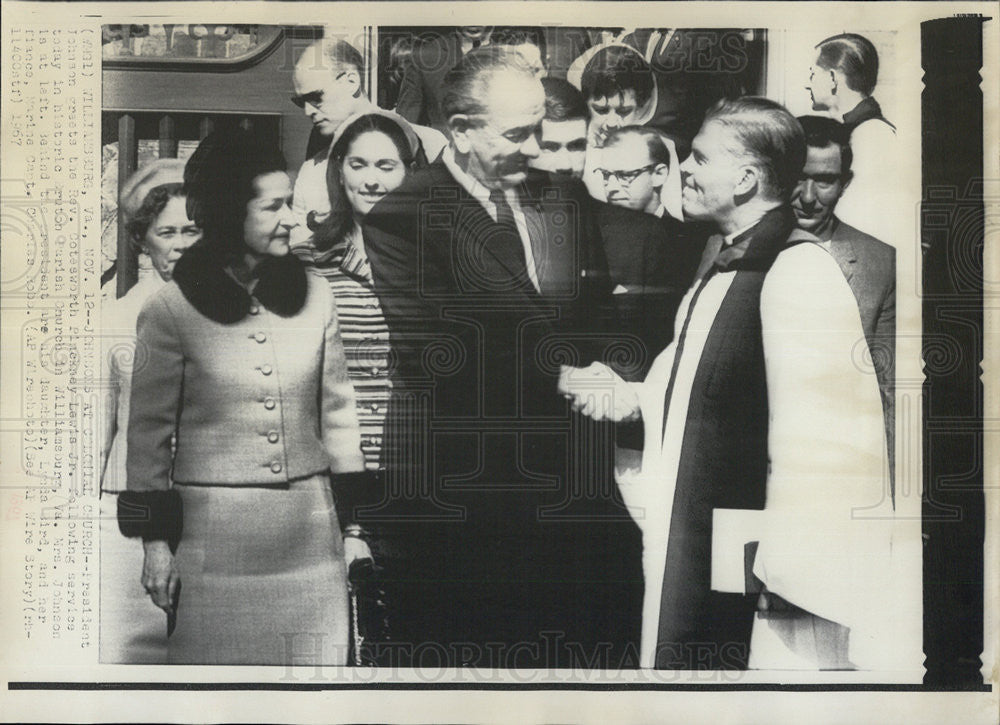 1967 Press Photo President Johnson Greets Rev. Cotesworth Pinckney Lewis Jr. - Historic Images