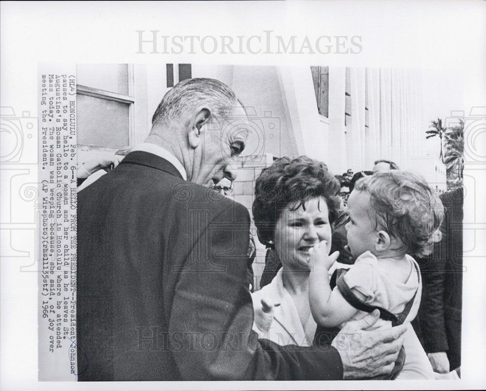 1966 Press Photo President Johnson Outside Roman Catholic Church In Honolulu HI - Historic Images