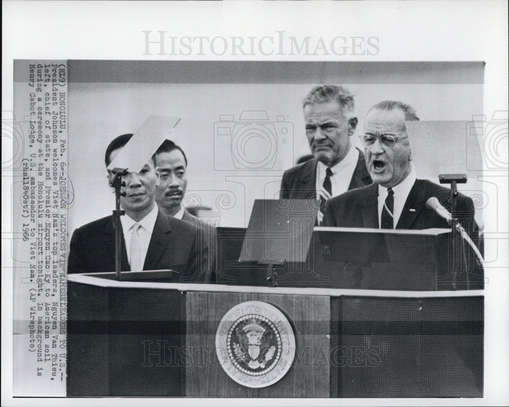 1966 Press Photo President Johnson Welcomes Vietnamese Leader Nguyan Van Thieu - Historic Images