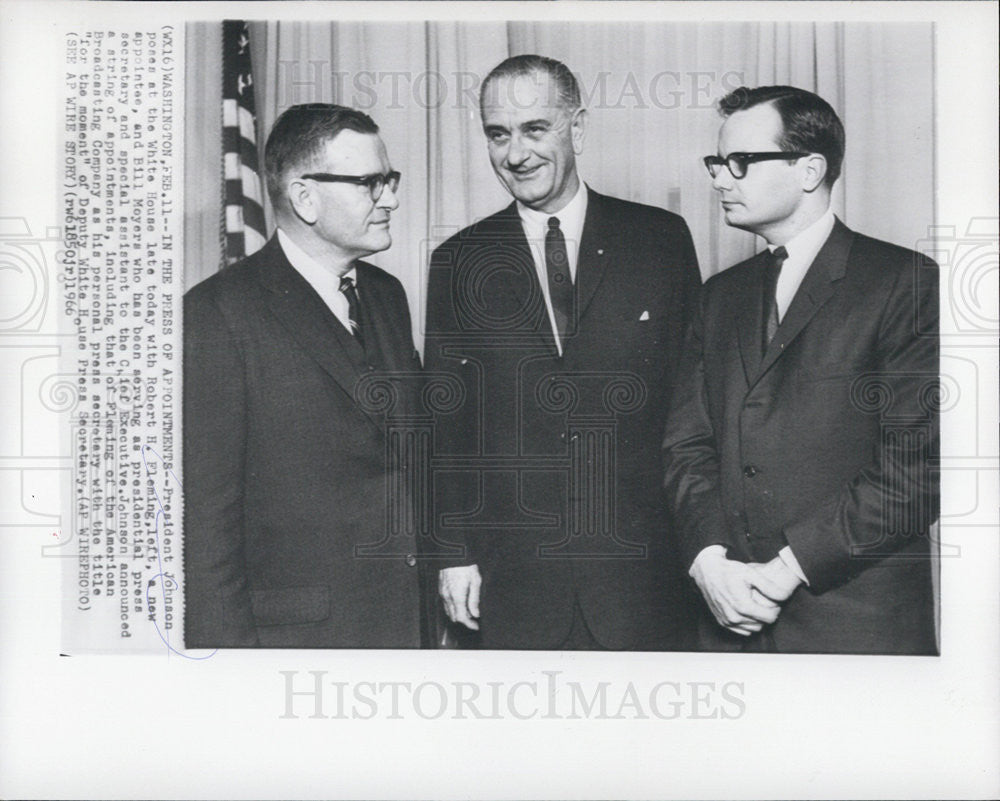 1966 Press Photo President Johnson Poses with Robert H. Fleming &amp; Bill Moyers - Historic Images