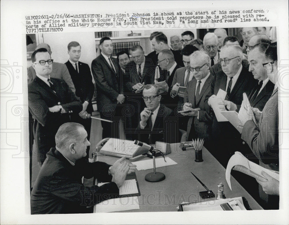 1966 Press Photo President Johnson At News Conference - Historic Images