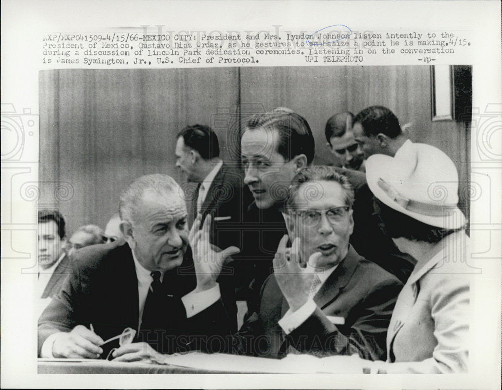 1966 Press Photo President &amp; Mrs. Lyndon Johnson in Mexico City - Historic Images