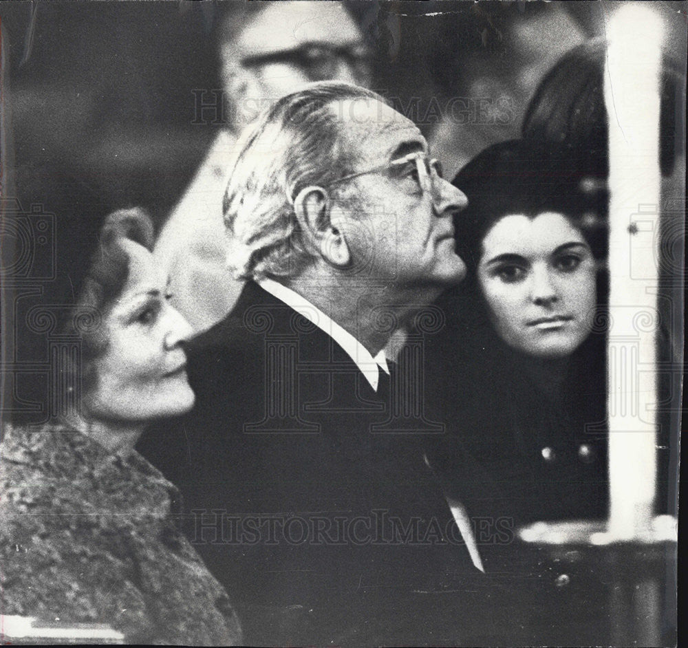 1971 Press Photo Pres Johnson visits a memorial - Historic Images