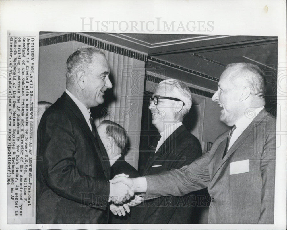 1964 Press Photo LBJ Greeted Lunch - Historic Images