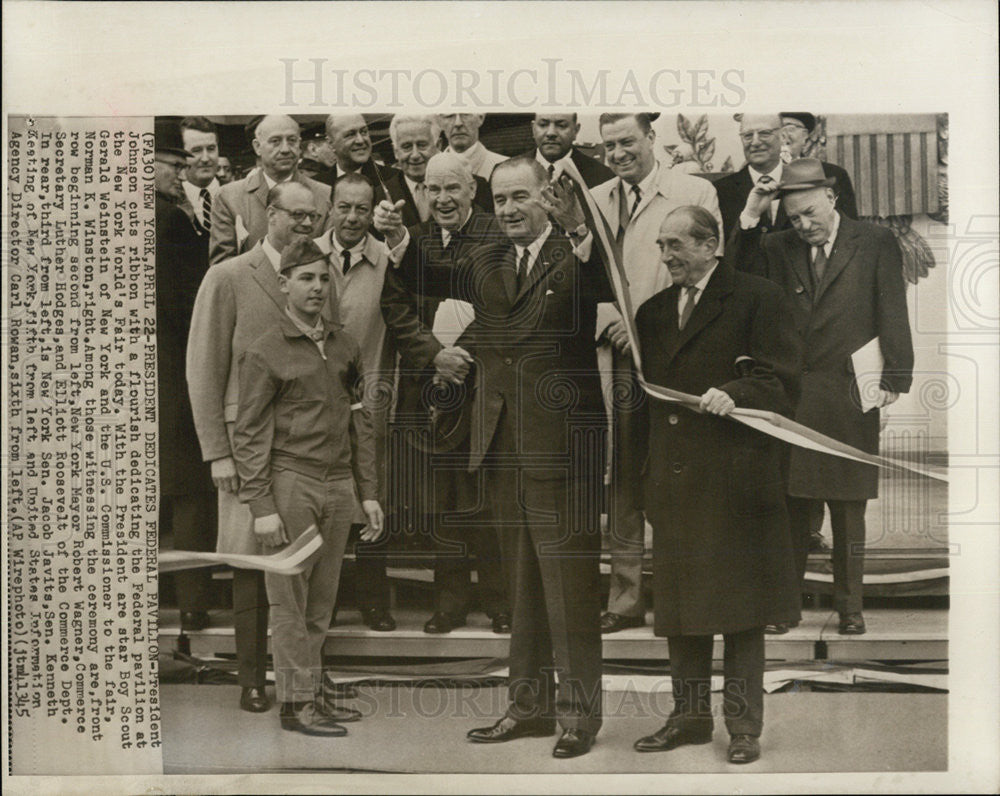 1964 Press Photo LBJ cuts ribbon - Historic Images