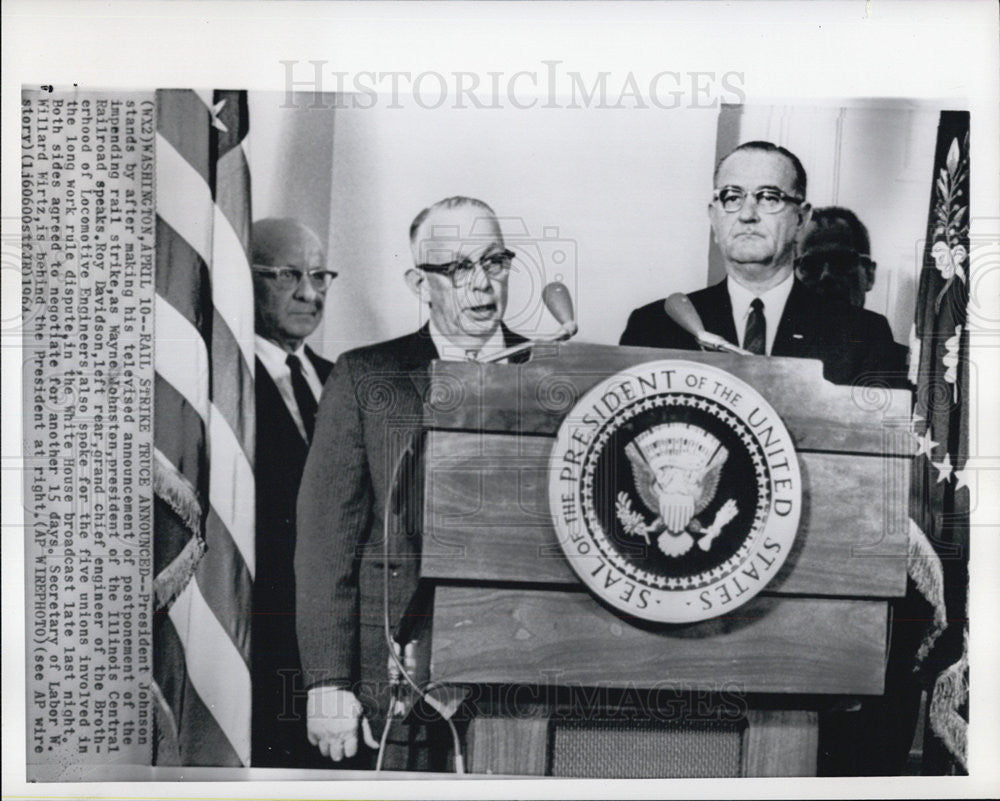 1964 Press Photo President Johnson with Roy Davidson - Historic Images