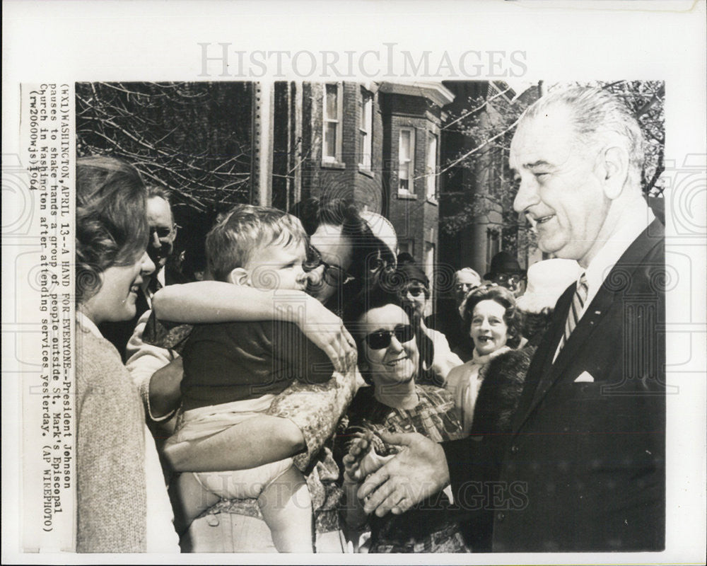 1964 Press Photo President Johnson outside St. Mark&#39;s Episcopal Church - Historic Images