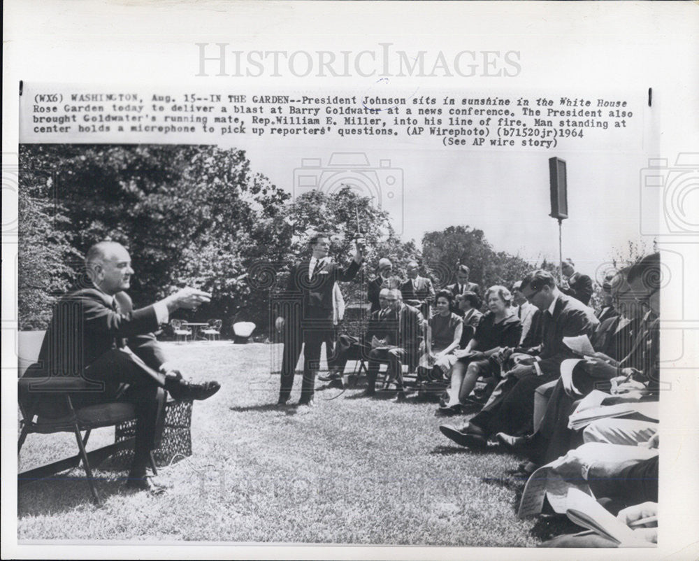 1964 Press Photo President Johnson sits in the White House Rose Garden - Historic Images