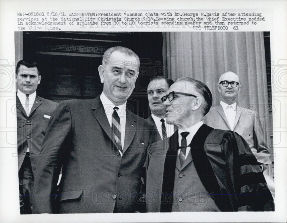 1964 Press Photo Pres. Johnson &amp; Dr. George R. Davis at Nat&#39;l City Christian - Historic Images