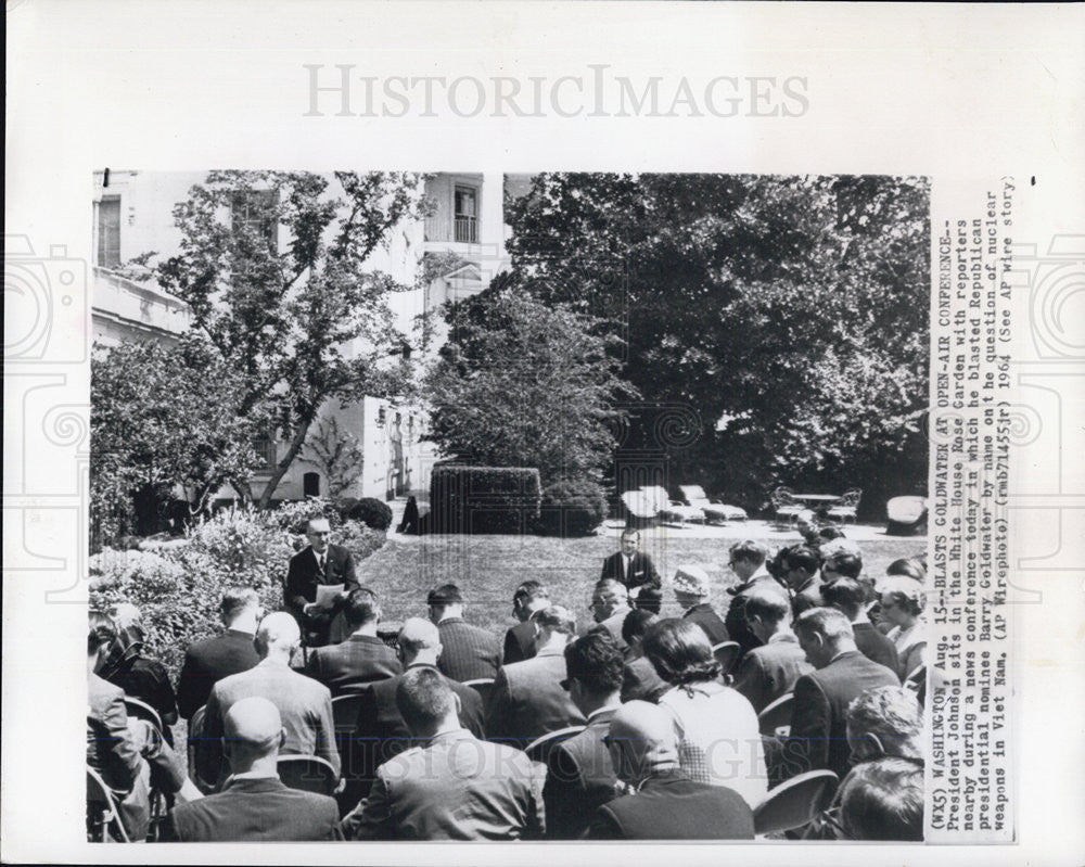 1964 Press Photo President Johnson news conference on Barry Goldwater - Historic Images