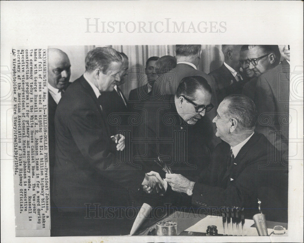 1964 Press Photo President Johnson, George Russell, A. E. Johnson - Historic Images